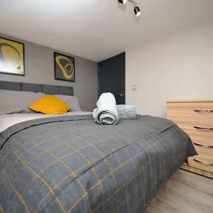 Apartment Stone's Throw Centre - Tv In Every Bedroom!, Swansea